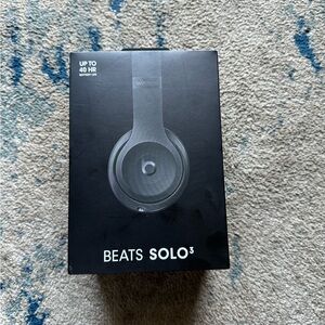 Beats Solo 3 NEW